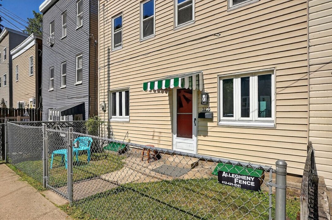 3225 Mary St in Pittsburgh, PA - Building Photo