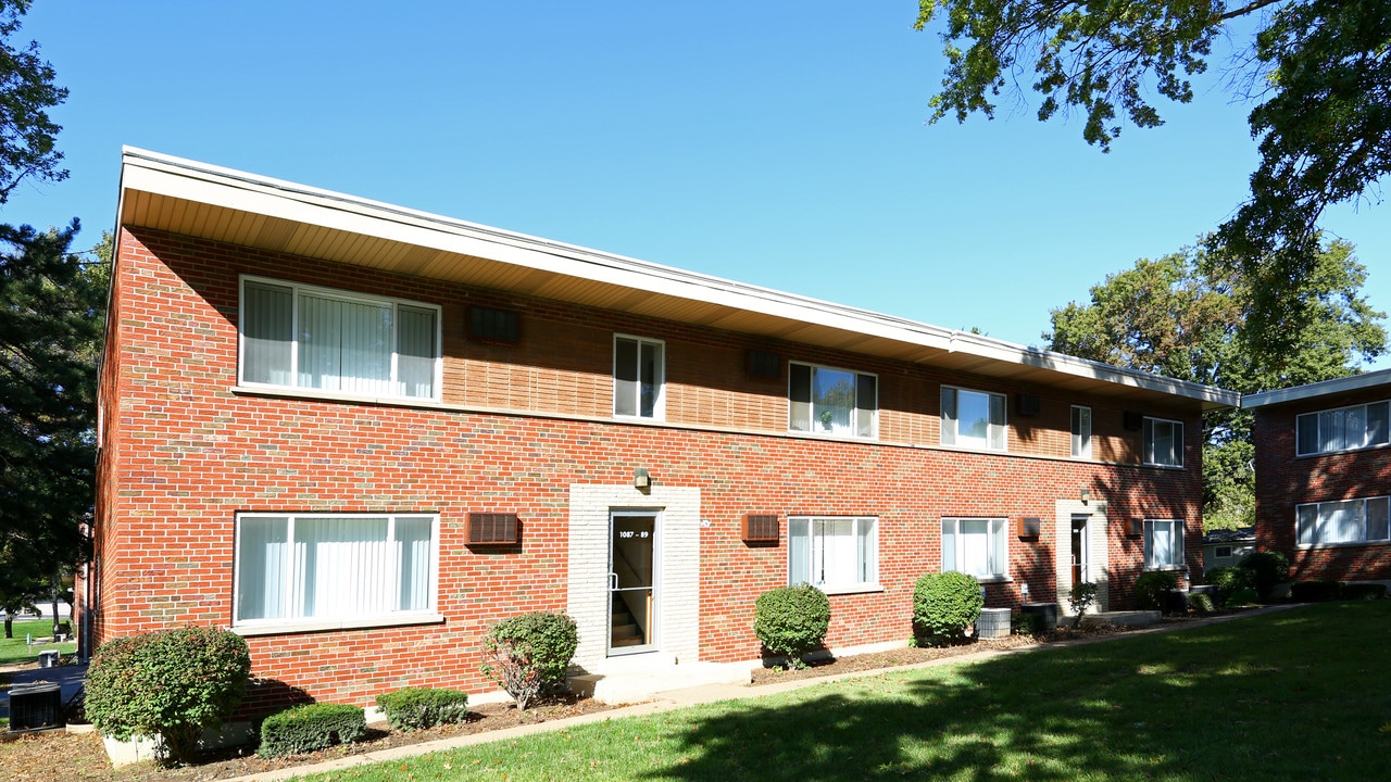 Grandview Gardens in Florissant, MO - Building Photo
