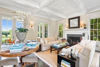 10 Horse Meadow Ln in East Hampton, NY - Building Photo - Building Photo