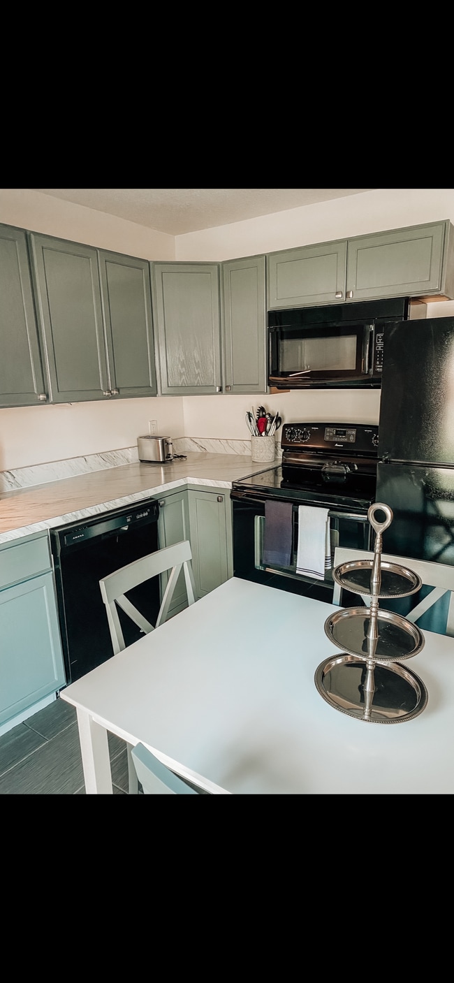 2807 Bainbridge Rd in Palatka, FL - Foto de edificio - Building Photo