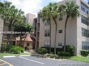 9470 Live Oak Pl in Davie, FL - Building Photo - Building Photo