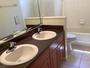 8523 Athena Ct in Lehigh Acres, FL - Foto de edificio - Building Photo