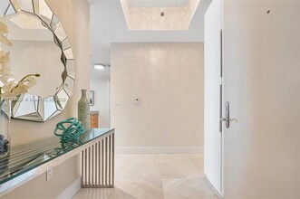 15811 Collins Ave in Sunny Isles Beach, FL - Building Photo - Building Photo