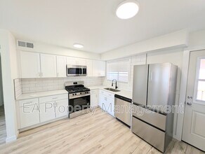 3712 Bryn Mawr Dr NE in Albuquerque, NM - Building Photo - Building Photo