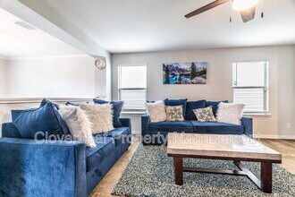 2634 Sunset Bend in San Antonio, TX - Building Photo - Building Photo