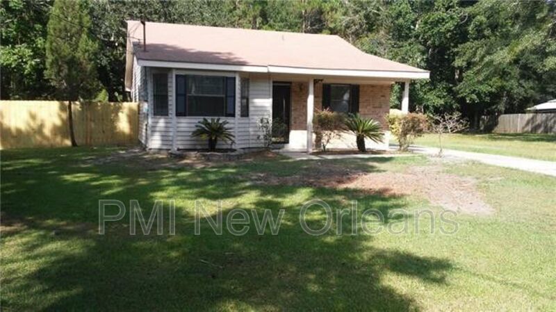 200 Timber Ridge Dr in Slidell, LA - Building Photo