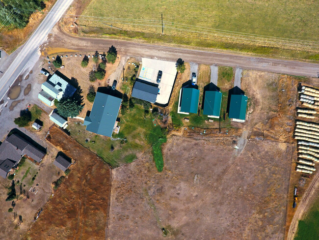 1392 E River Rd in Pray, MT - Building Photo - Building Photo