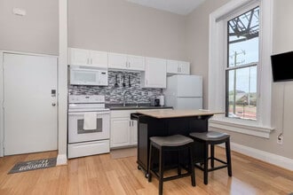 440 Hopkins St, Unit #2 in Cincinnati, OH - Foto de edificio - Building Photo