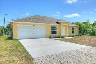 8876 98th Ct in Vero Beach, FL - Foto de edificio - Building Photo
