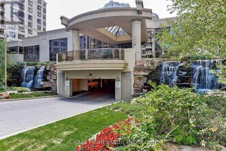 3888 Duke of York Blvd in Mississauga, ON - Building Photo - Building Photo