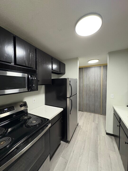 907 Coulee Rd in Hudson, WI - Foto de edificio