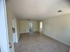 2261 Ithaca St in Oroville, CA - Foto de edificio - Building Photo