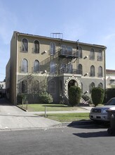 138 S Berendo Corp. in Los Angeles, CA - Building Photo - Building Photo