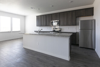 1450 Ponderosa Dr in Waxahachie, TX - Building Photo - Building Photo