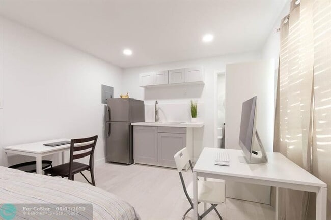 property at 1826 Jefferson St