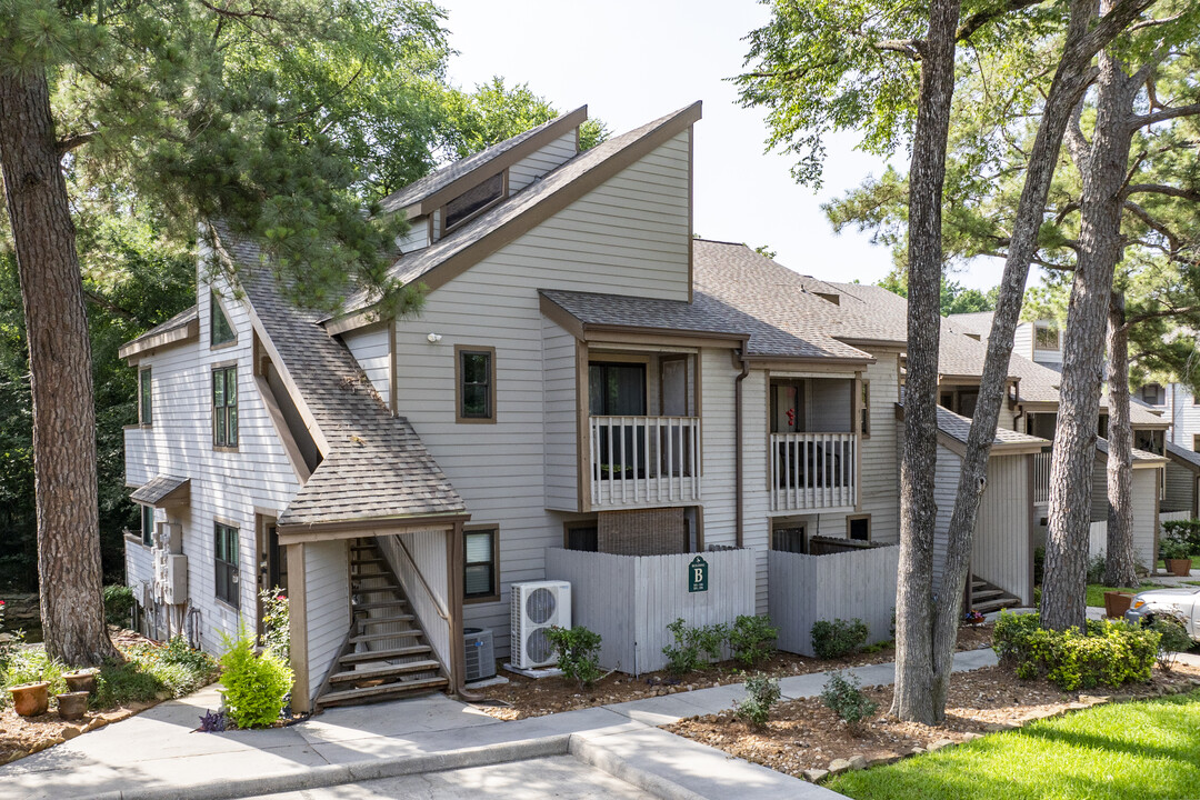 Cove at Walden Club in Montgomery, TX - Building Photo