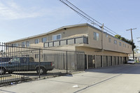 1815 E Artesia Blvd in Long Beach, CA - Building Photo - Building Photo