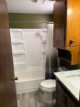 829 SW Cambridge Ave in Topeka, KS - Building Photo - Building Photo