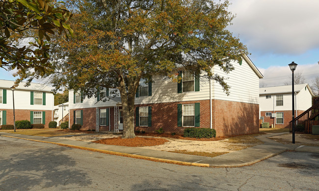 Columbia Garden Apartments in Columbia, SC - Building Photo - Building Photo