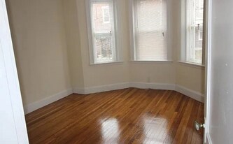 11 Barrows St, Unit 01