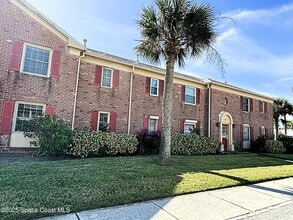 925 Palm Springs Blvd in Indian Harbour Beach, FL - Building Photo - Building Photo
