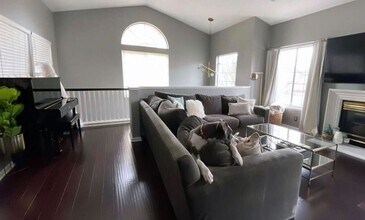 5660 Belleza Dr in Pleasanton, CA - Foto de edificio - Building Photo