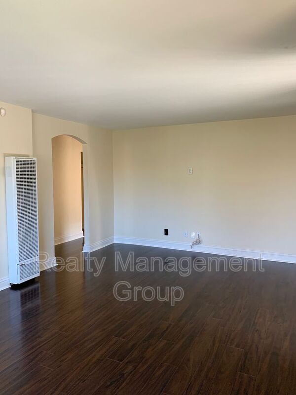 10182 Camino Ruiz in San Diego, CA - Building Photo - Building Photo