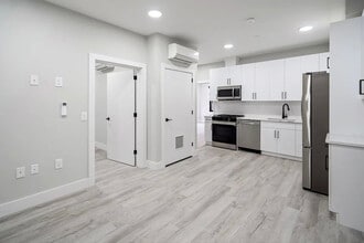 80 Romaine Ave in Jersey City, NJ - Foto de edificio - Building Photo