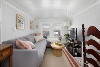 10 Braman St in Newport, RI - Building Photo - Building Photo