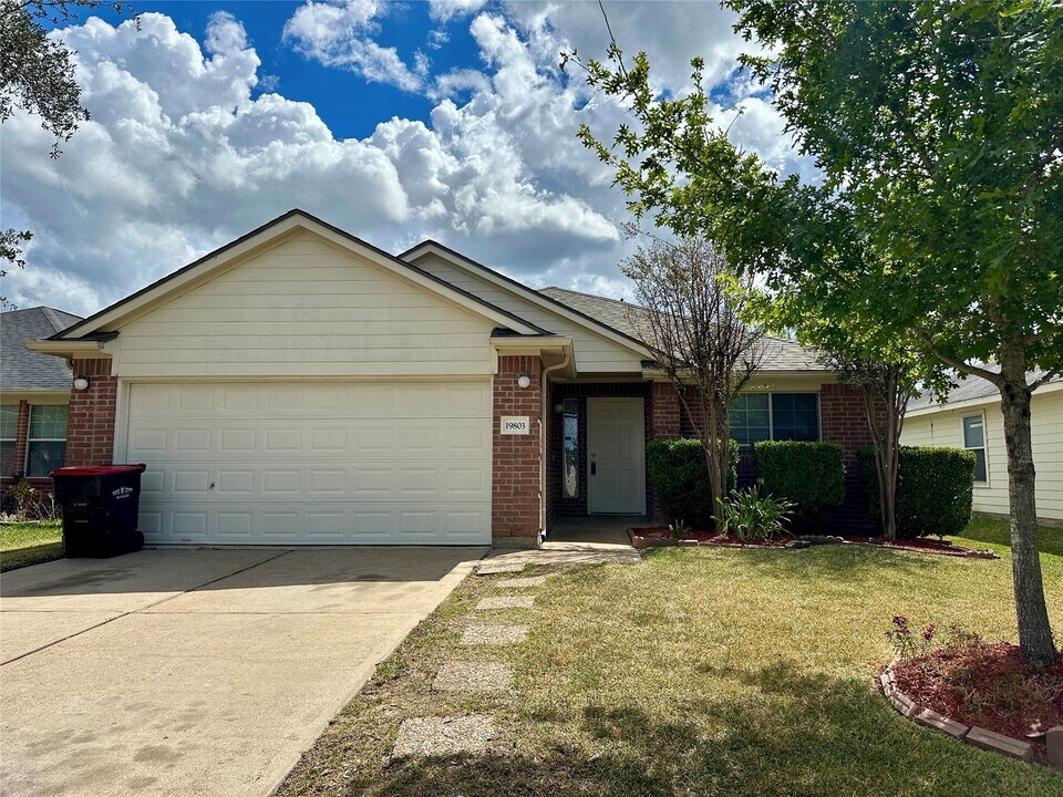 19803 Cannon Fire Dr in Katy, TX - Building Photo