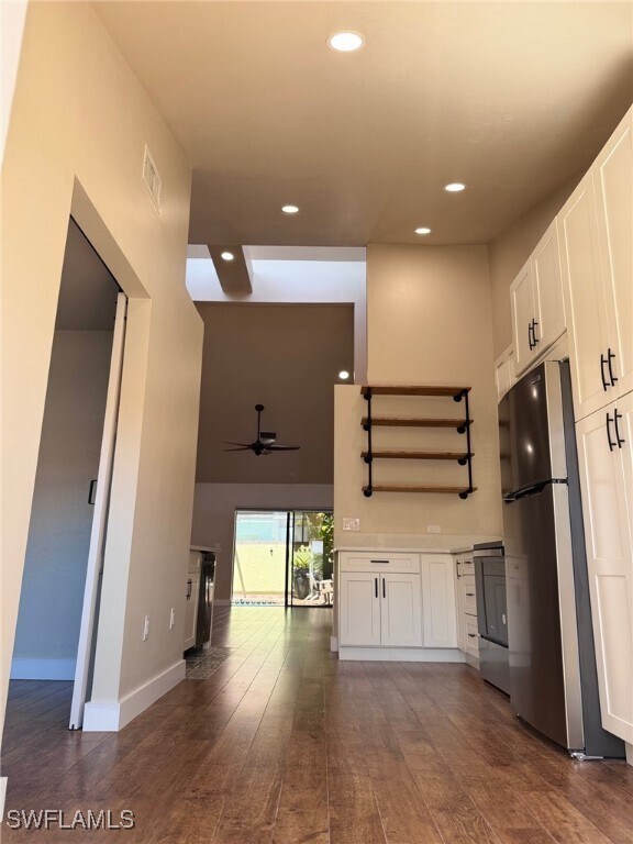 property at 5463 Harbour Castle Dr