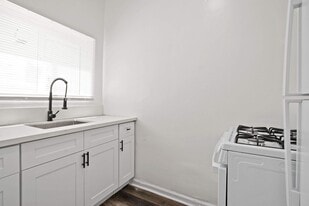 1318 S Pacific Ave in San Pedro, CA - Building Photo