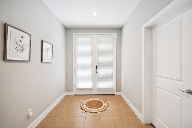property at 904 Roy St