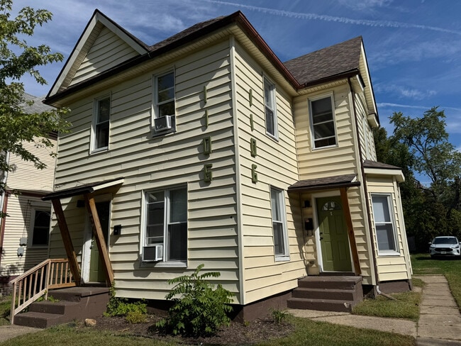 1106 Portage Ave in South Bend, IN - Building Photo - Building Photo