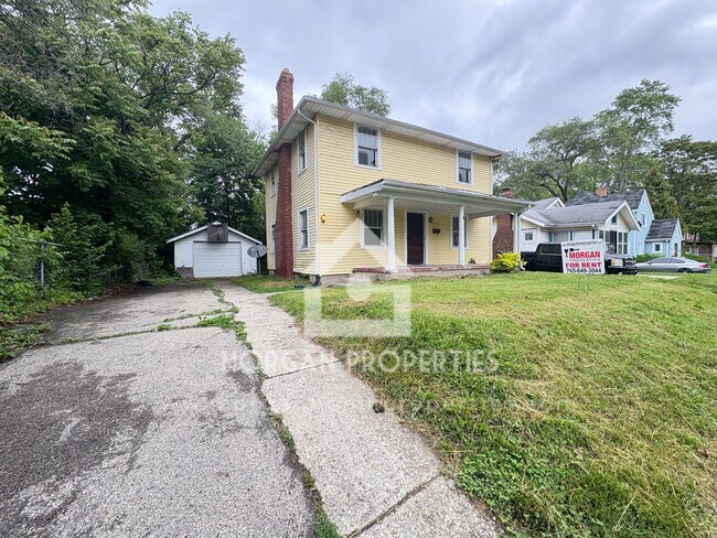 property at 1636 W 10th St