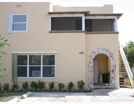 520 N E St in Lake Worth, FL - Building Photo