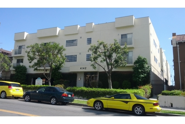 Rosewood Vista Apartments in Los Angeles, CA - Building Photo