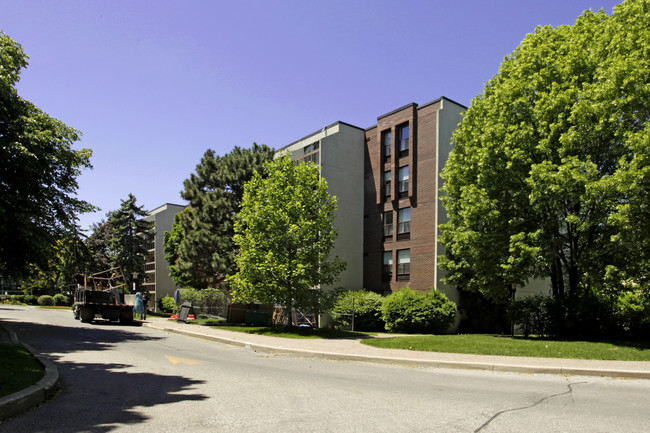 10 Fashion Roseway in Toronto, ON - Building Photo - Primary Photo