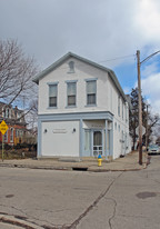 The 1880's House Apartments