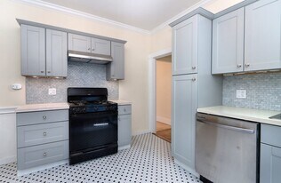 5 Stanford Ter, Unit 1 in Somerville, MA - Building Photo