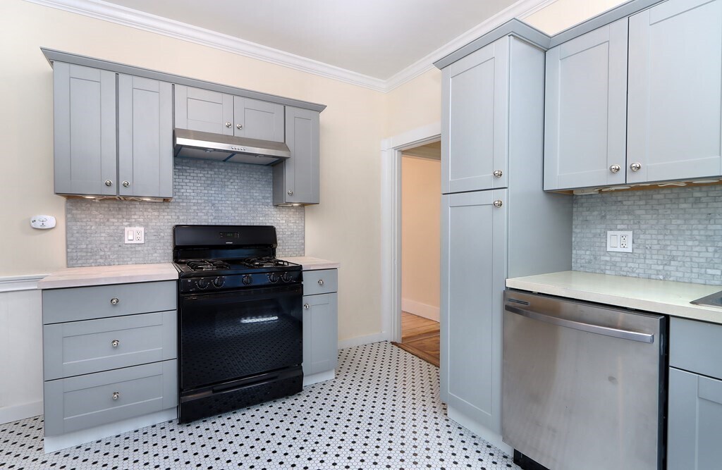 5 Stanford Ter, Unit 1 in Somerville, MA - Building Photo