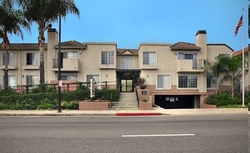Waterstone Media Center II in Burbank, CA - Foto de edificio - Building Photo