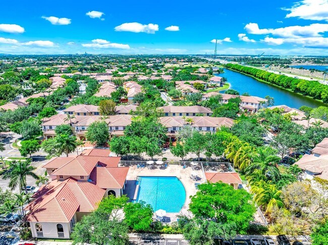 14030 SW 49th St, Unit VIZCAYA ' MIRAMAR in Miramar, FL - Foto de edificio - Building Photo