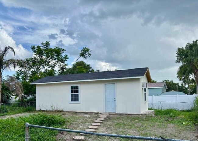 property at 2837 Vermont Ave