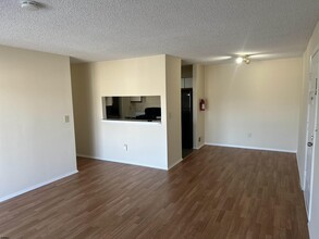 203 Colonial Ct in Galloway, NJ - Building Photo - Building Photo