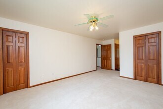10 Redtail Ct in Coralville, IA - Foto de edificio - Building Photo