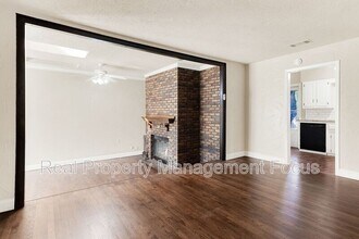 1725 Brake Dr in Carrollton, TX - Foto de edificio - Building Photo