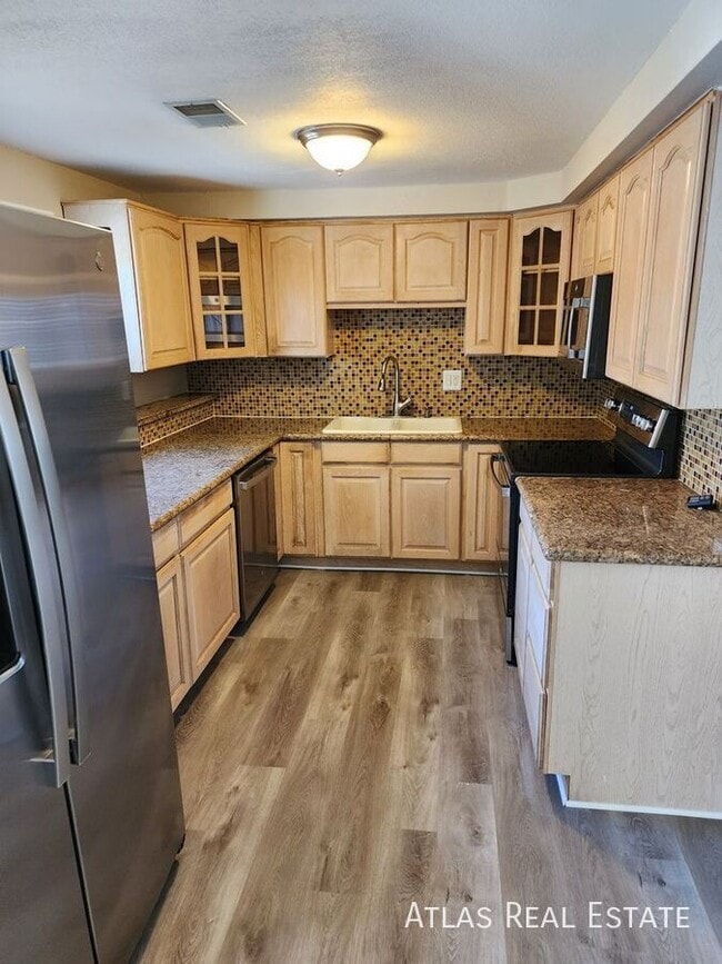 11436 W Kentucky Dr in Lakewood, CO - Building Photo - Building Photo