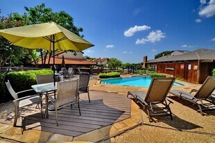 2610 Lakehill Ln in Carrollton, TX - Building Photo