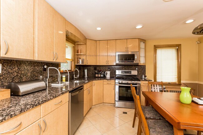 24 Bellamy St, Unit 2